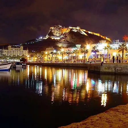 Lägenhet Beach, Center And Entertainment